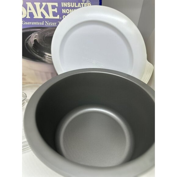 NIB WearEver AirBake 2.5 Qt Insulated Nonstick Casserole Dish W/ Lid & Base - Picture 4 of 10